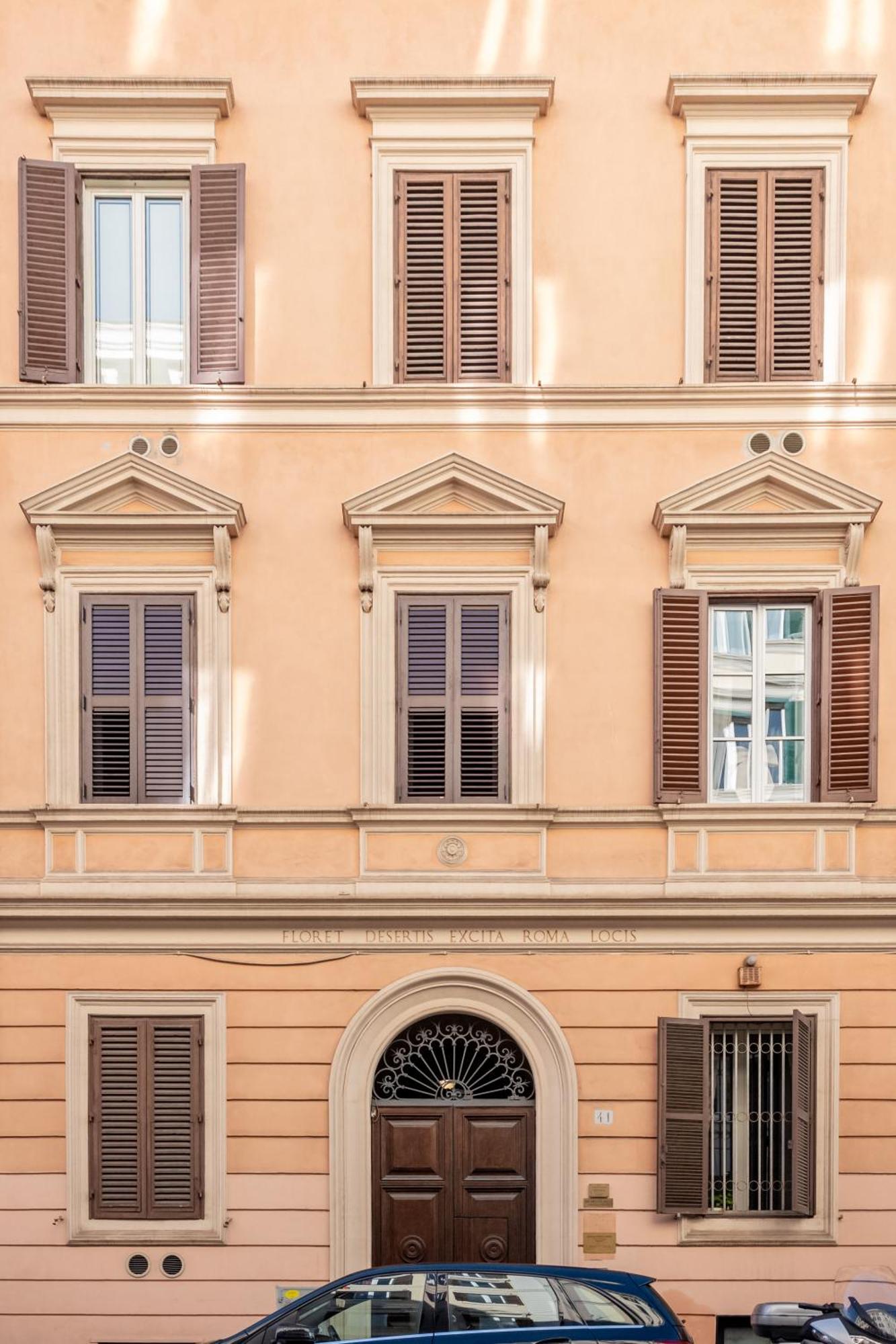 Apartment Domus Palestro Rom